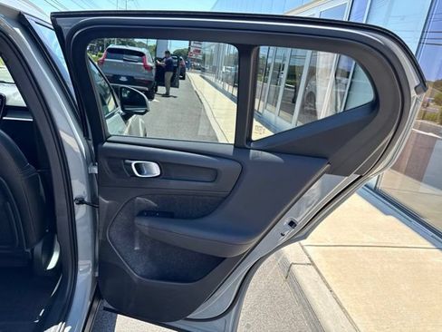Certified 2025 Volvo XC40 B5 Plus AWD/4WD image 12