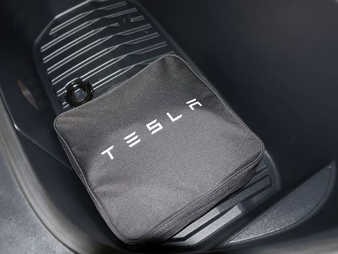 Used 2021 Tesla Model Y Long Range AWD/4WD image 35