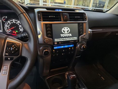 Used 2021 Toyota 4Runner Limited image 6