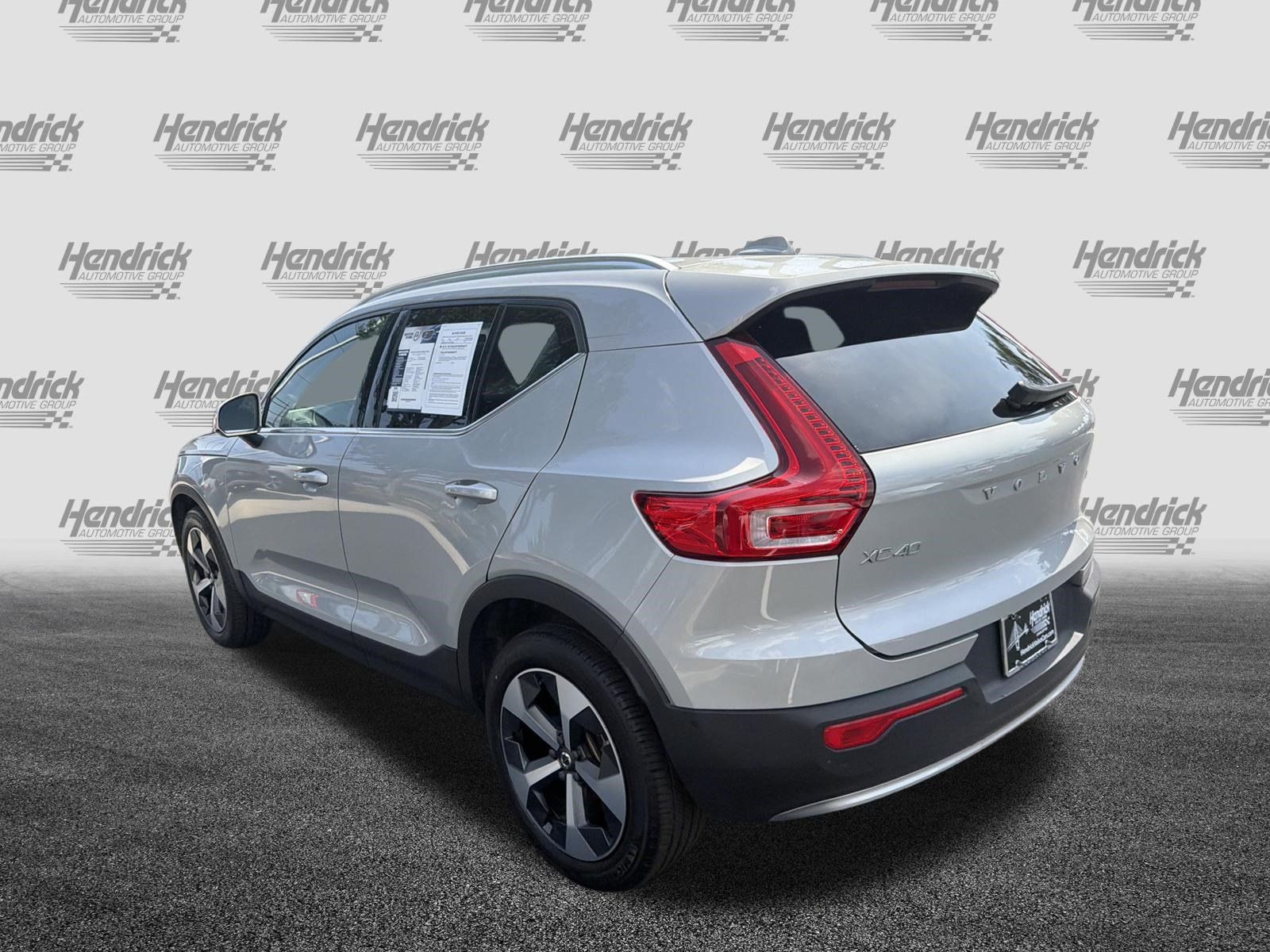 Certified 2023 Volvo XC40 B4 Plus w/ Driver Assist Package FWD image 9