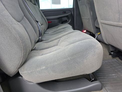 Used 2004 Chevrolet Silverado 2500 LS w/ Skid Plate Package AWD/4WD image 17