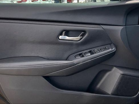 Certified 2024 Nissan Sentra SV image 21