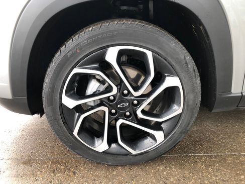 Used 2024 Chevrolet Trax RS w/ Driver Confidence Package image 4