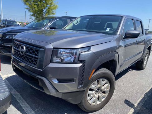 Used 2023 Nissan Frontier SV w/ Tow Package AWD/4WD image 3