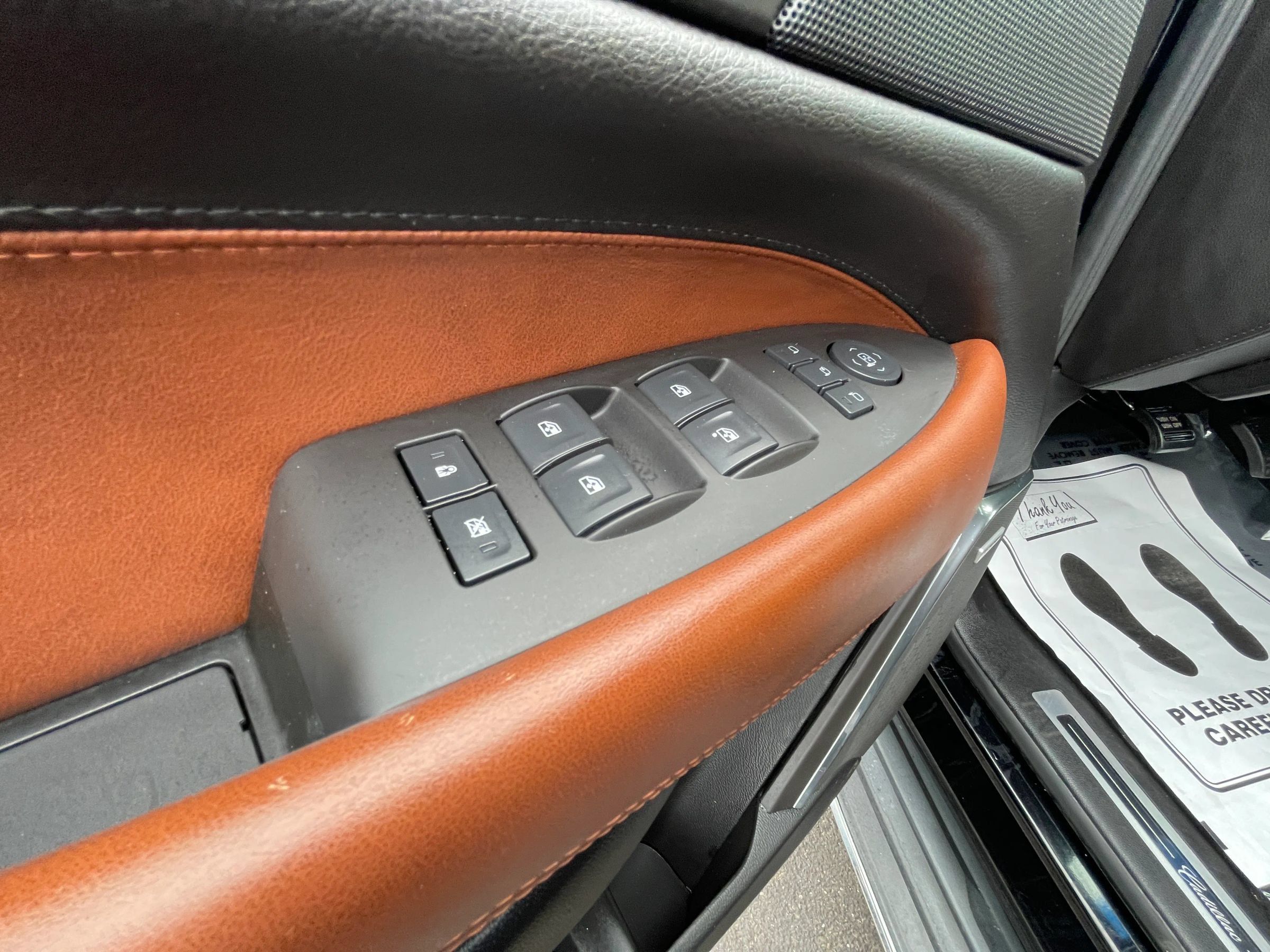 Used 2015 Cadillac Escalade ESV Luxury AWD/4WD image 12