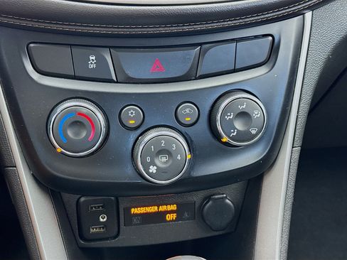 Used 2020 Chevrolet Trax LS FWD image 12