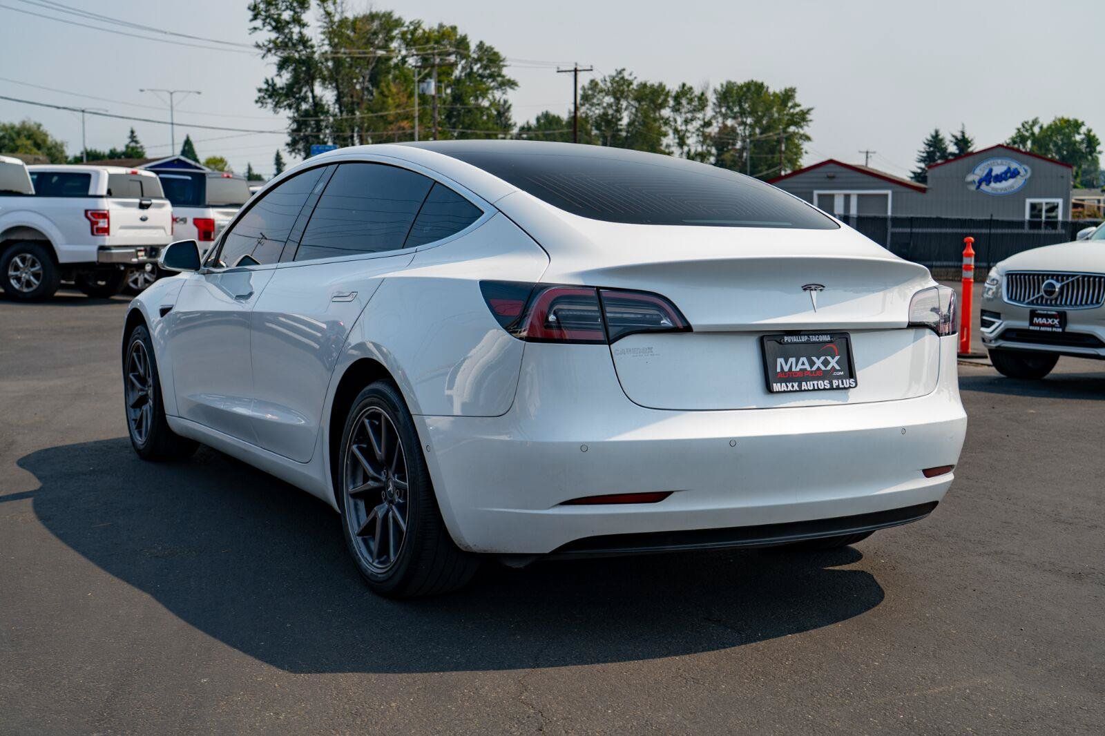 Used 2019 Tesla Model 3 Standard Range Plus RWD image 11