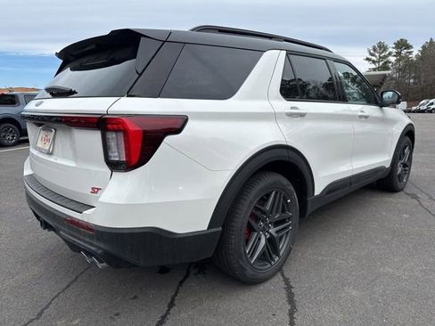 Used 2025 Ford Explorer ST AWD/4WD image 4