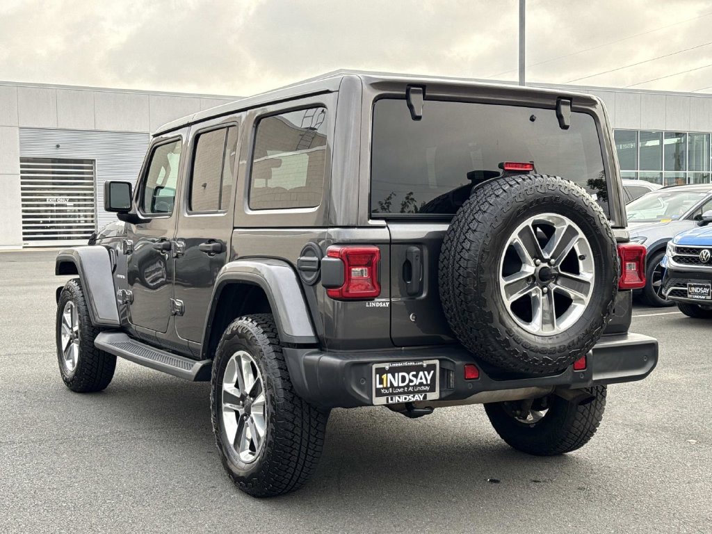 Used 2018 Jeep Wrangler Unlimited Sahara AWD/4WD image 5