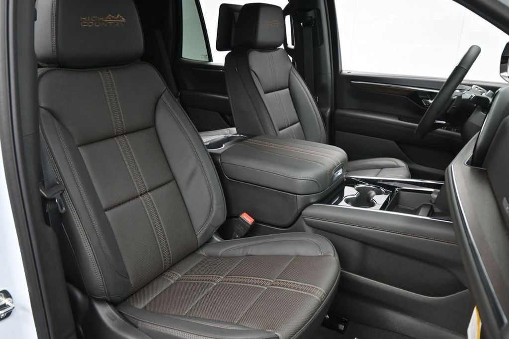 New 2026 Chevrolet Tahoe High Country AWD/4WD image 19