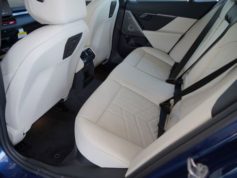 New 2026 BMW 550e xDrive w/ Executive Package AWD/4WD image 20