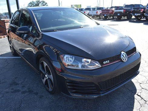 Used 2017 Volkswagen GTI S image 4