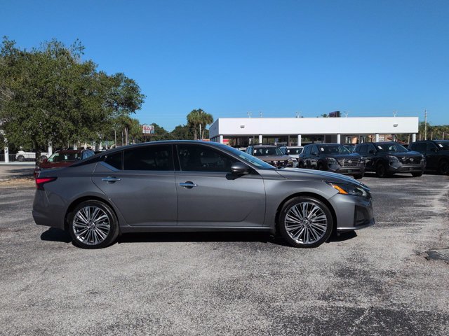 Certified 2025 Nissan Altima 2.5 SL AWD/4WD image 3