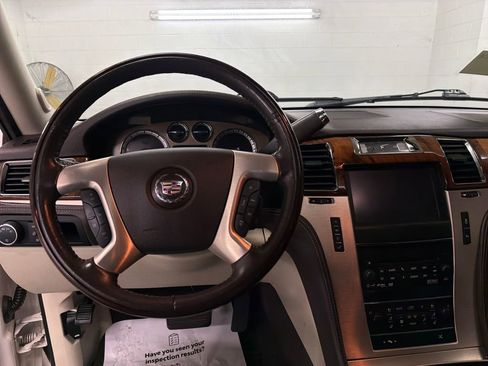 Used 2013 Cadillac Escalade Platinum image 7