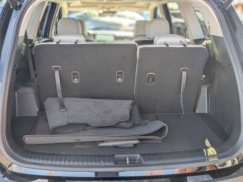 Used 2024 Kia Telluride EX w/ EX Captain's Chair Package image 35