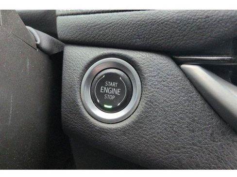 Used 2025 Cadillac XT4 Premium Luxury FWD image 3