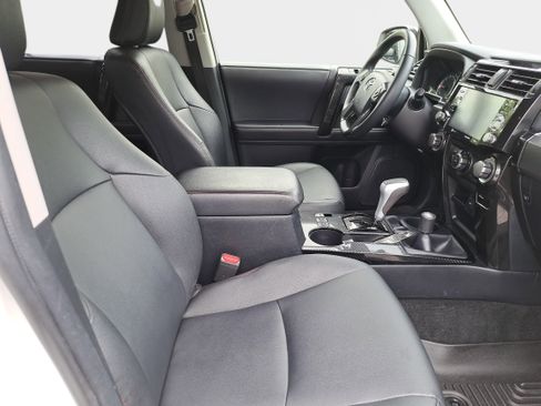 Used 2022 Toyota 4Runner TRD Off-Road Premium AWD/4WD image 10