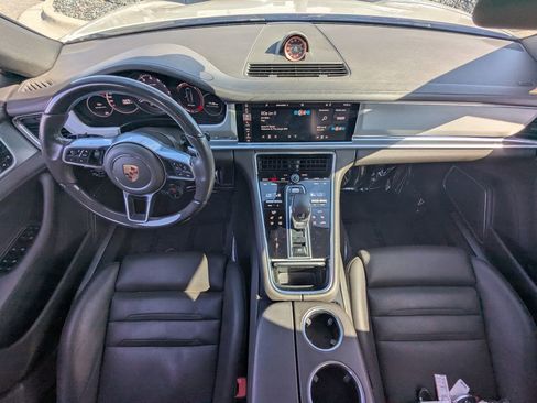 Used 2018 Porsche Panamera 4S image 2