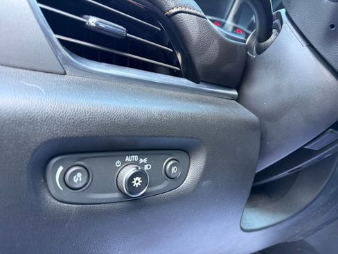 Used 2020 Chevrolet Traverse LT w/ Driver Confidence II Package image 21