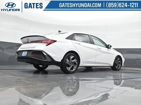 New 2025 Hyundai Elantra Sport FWD image 40
