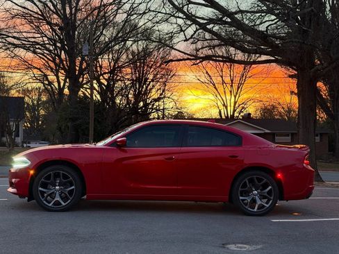Used 2015 Dodge Charger SXT w/ Plus Group RWD image 3