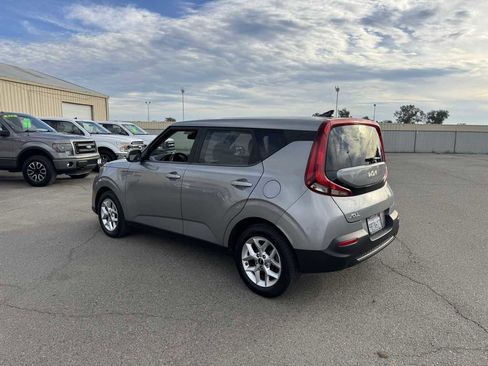 Used 2022 Kia Soul LX w/ Technology Package image 8