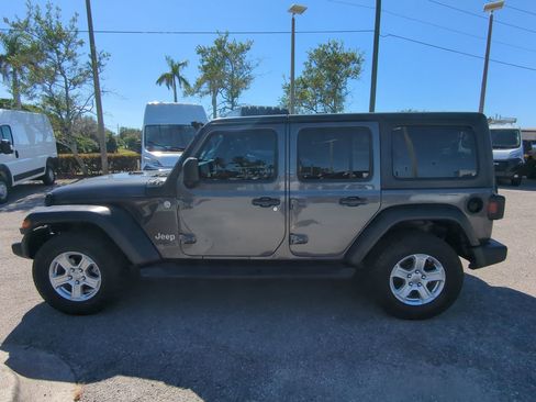 Used 2018 Jeep Wrangler Unlimited Sport S image 8