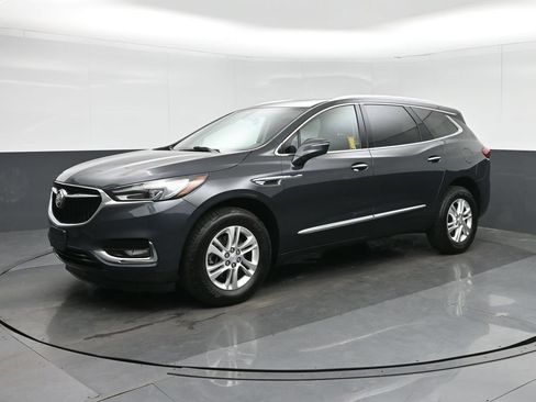 Used 2018 Buick Enclave Essence AWD/4WD image 3