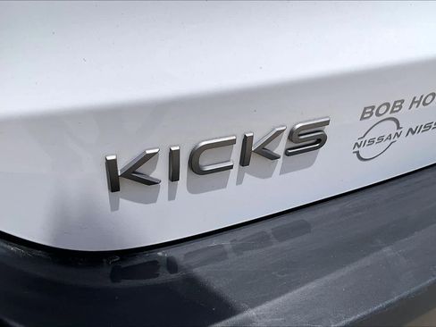 Used 2025 Nissan Kicks S FWD image 10