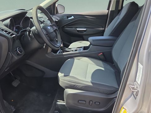 Used 2017 Ford Escape SE FWD image 9