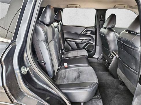 Used 2024 Mitsubishi Outlander SE FWD image 27