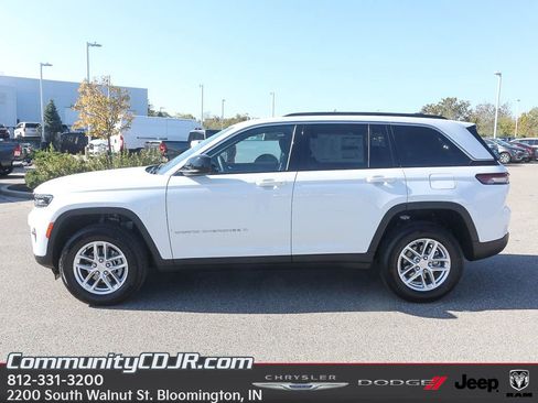 New 2025 Jeep Grand Cherokee Laredo X w/ Luxury Tech Group I image 3