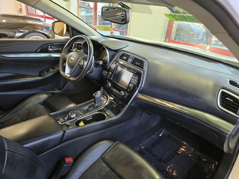 Used 2018 Nissan Maxima SR w/ Midnight Edition FWD image 24