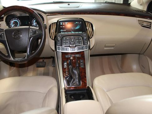 Used 2010 Buick LaCrosse CXL w/ Luxury Package FWD image 8