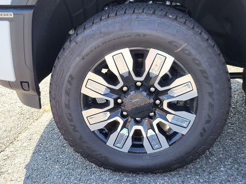 New 2025 GMC Sierra 2500 Denali w/ Denali Reserve Package image 8