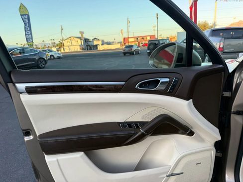 Used 2015 Porsche Cayenne S w/ Premium Plus Package image 11