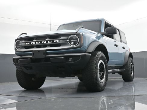 Used 2023 Ford Bronco Big Bend w/ Sasquatch Package AWD/4WD image 26