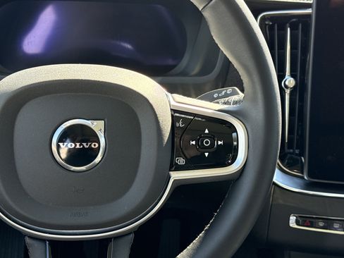 Used 2025 Volvo XC90 B6 Plus image 20