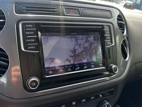 Used 2016 Volkswagen Tiguan SE AWD/4WD image 13