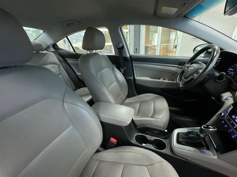Used 2017 Hyundai Elantra Limited FWD image 29