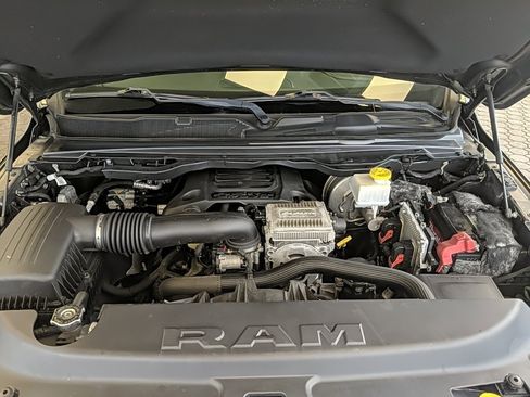 Used 2019 RAM 1500 Laramie image 32