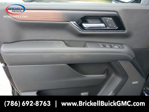 New 2026 GMC Yukon XL Denali w/ Denali Reserve Package RWD image 18
