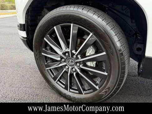 Used 2025 Lexus GX 550 w/ Accessory Package (2T) image 9