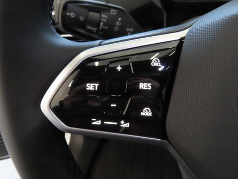 New 2026 Volkswagen ID.4 Pro RWD image 11