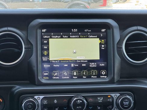 Used 2021 Jeep Gladiator Overland w/ Popular Equipment Package AWD/4WD image 3