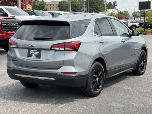 Used 2024 Chevrolet Equinox LT FWD image 19