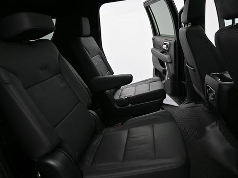 Used 2023 Chevrolet Suburban Z71 w/ Luxury Package image 13