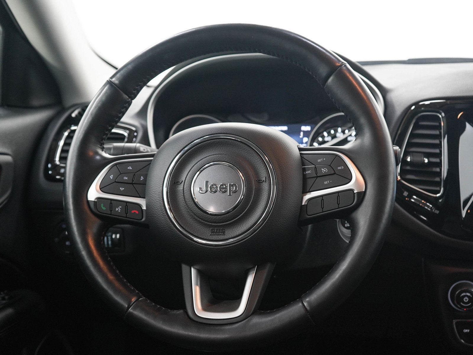 Used 2021 Jeep Compass Latitude AWD/4WD image 16