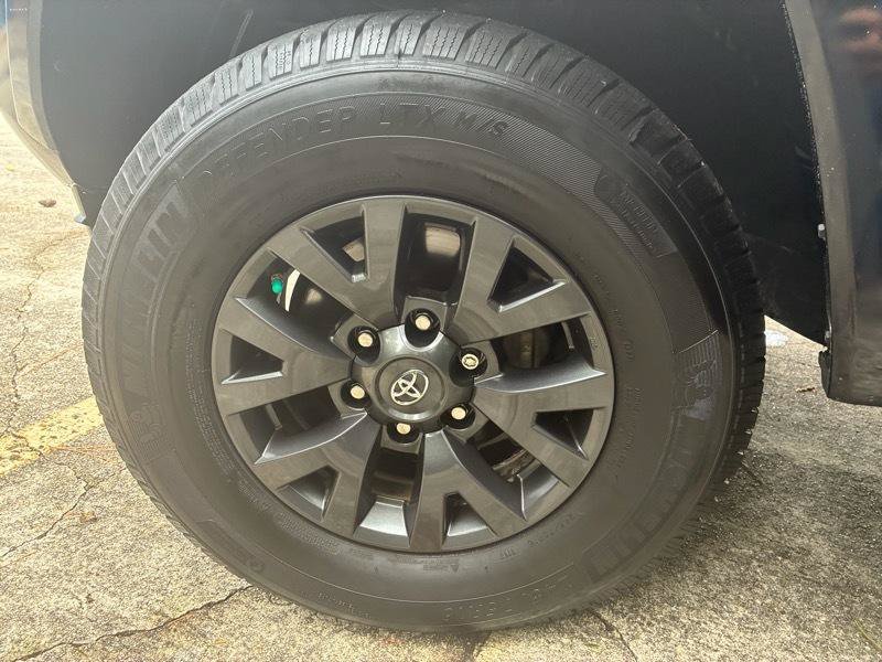 Used 2020 Toyota Tacoma SR5 RWD image 19