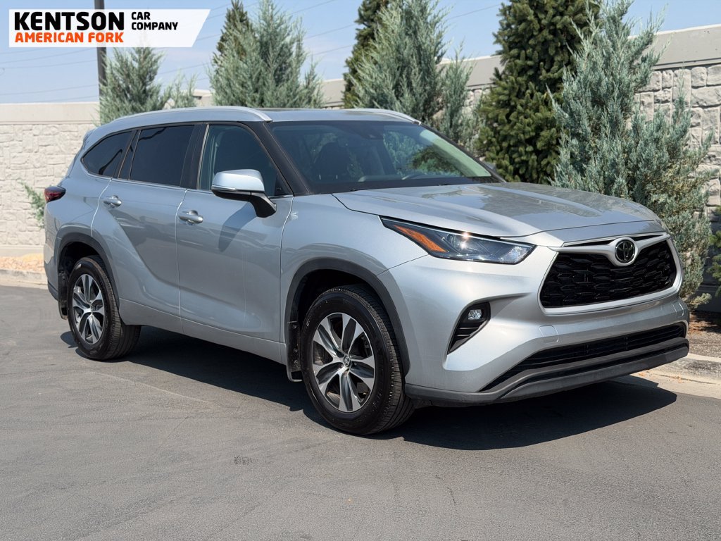 Used 2025 Toyota Highlander XLE AWD/4WD image 10